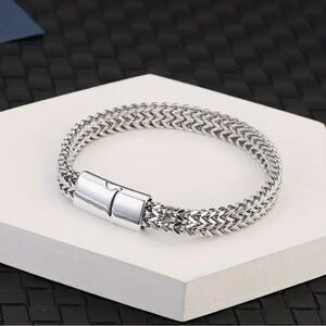 Elegant stainless steel bracelet for men